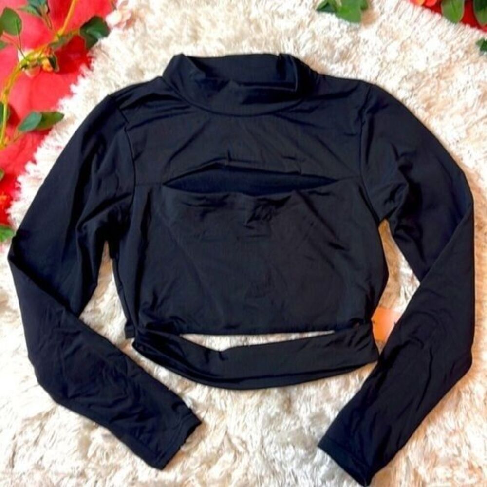 Micas Long‎ Sleeve Cut Out Cropped Top Size L